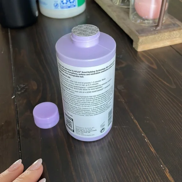 OLAPLEX No. 4P Blonde Enhancer Toning Shampoo - Picture 3 of 3